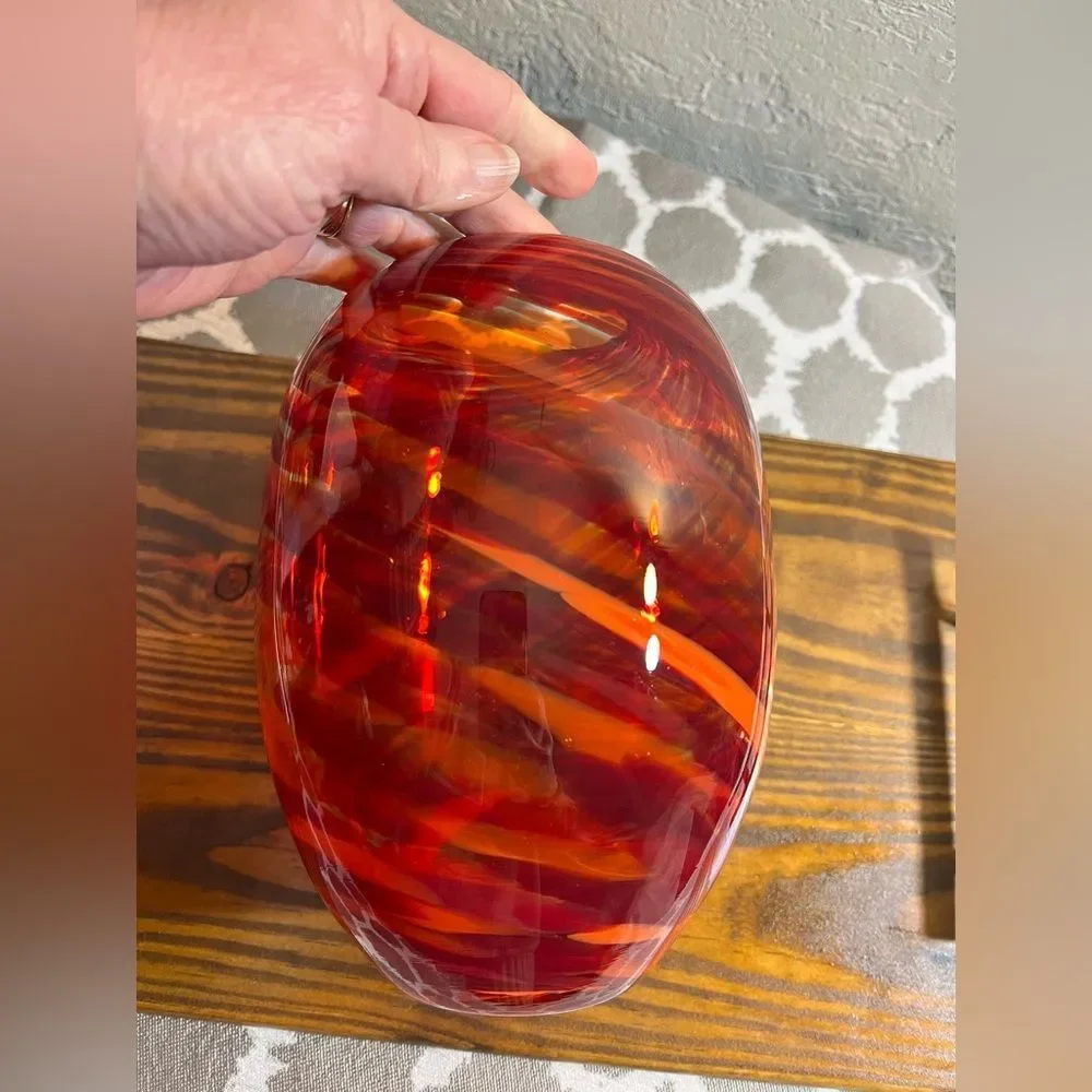 Elegant Red Swirled Blown Glass Vase red orange Gorgeous design piece for home